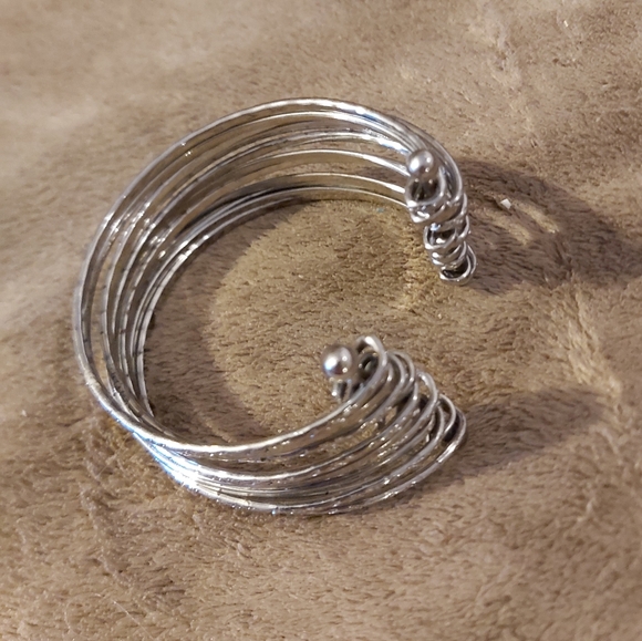 Jewelry - 3/$15 Bangle style bracelet